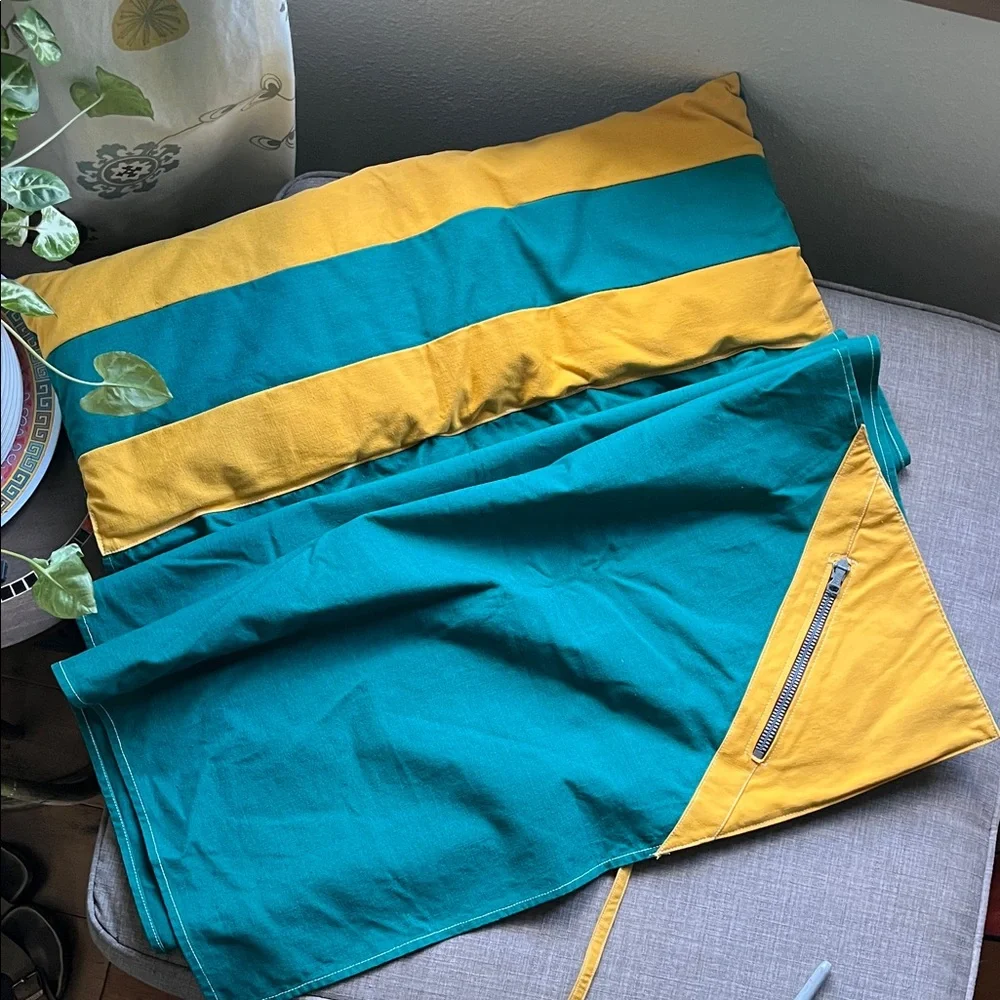 Beachbrowser Canvas Beach Mat with Pillow by The Canvasmiths Califormnia - Picture 2 of 4